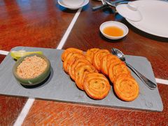 榛果花生鸭肝酱葱油饼-杭州西子湖四季酒店·金沙厅