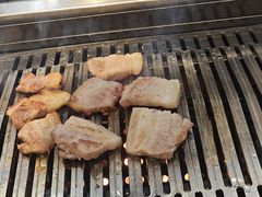 -臻牛烤肉