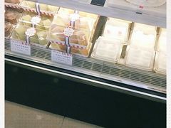 面包甜点陈列柜-红宝石·鲜奶小方·海派西点房(浦三店)