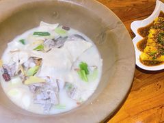 -滇香肴·云南菜蒸汽石锅鱼(云南北路店)