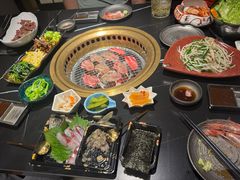 -山川小町·极番烧肉(新地假日广场店)