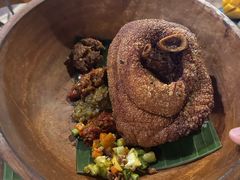 烤猪蹄饭-Naughty Nuri’s Phuket