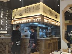 -馋三尺蟹粉小笼(人民广场店)