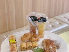 -顶东面包花园·生日蛋糕(世博店)