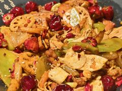 -风光老灶麻辣香锅(大成路翠微百货店)