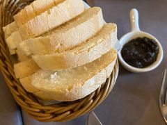 餐前面包配自制橄榄菜-ALBERGUE 1601 婆仔屋葡国餐厅