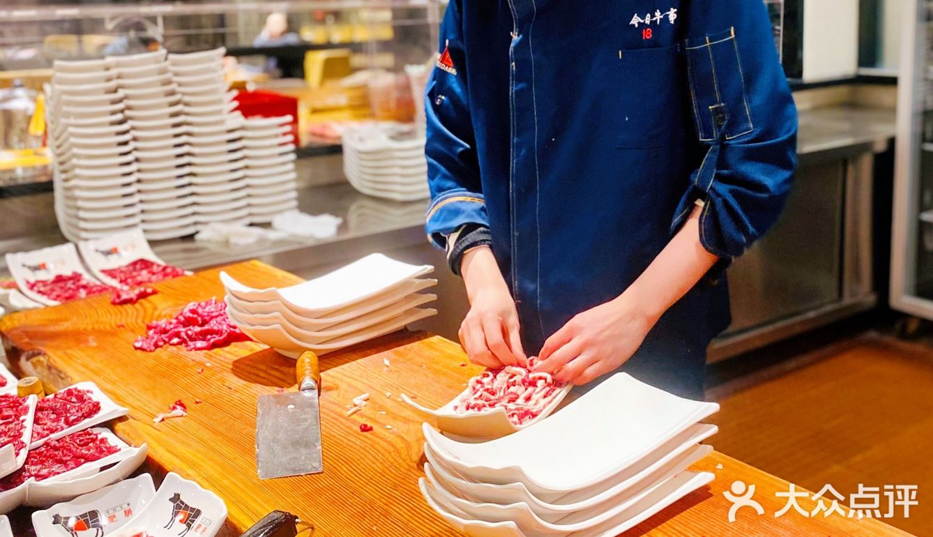 今日牛事潮汕鲜牛肉火锅六周年庆  吃出美味吃得健康！