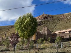 -比如骷髅墙景区