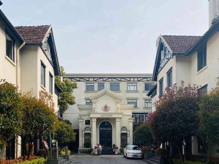 席家花园(静安店)-"环境好 巨鹿路很洋气 菜式一般 随便吃吃.