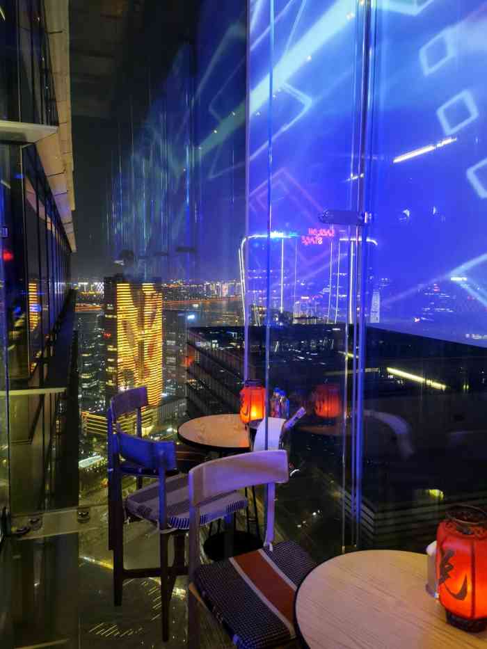 杭州柏悦酒店·潮酒吧-"48楼的潮酒吧,俯瞰杭州城市夜景,今天来.