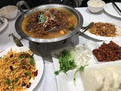 酸菜炒月牙骨-北李妈妈菜·海肠捞饭(高新万达店)