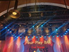 -FOUR PLAY BAR