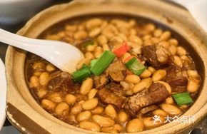 Yellow Soybean Pork Ribs Stew