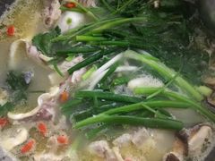 -姚记抚仙湖石锅鱼庄