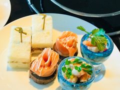 -百灵希尔顿逸林酒店大堂吧