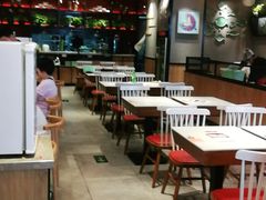 大堂-渝是乎酸菜鱼·川渝小炒(新世界百货望京店)