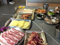 -围炉肉舍•炭烤活鳗•丹东海鲜烤肉(步行街店)