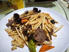 花生苗炒牛肉-潮记农庄