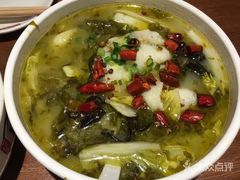 -渝是乎酸菜鱼(龙旗购物中心店)