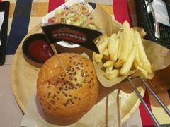 牛肉培根汉堡-遇见西木美式餐厅(体育路店)