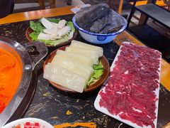 -憨孃孃·重庆老火锅(红山黑金店)