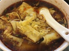 红油辣馄饨-笑来喜馄饨小笼工坊店(湖滨街店)