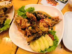 -J Daeng Seafood