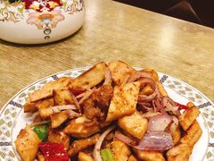 馕丁炒肉-巴依兄弟西域美食(机场店)