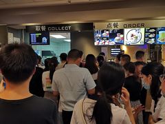 等位区-麦当劳(沙井京基百纳广场店)