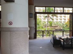 -亚龙湾喜来登·美景台大堂吧