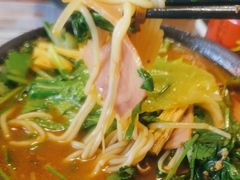 招牌炸酱小锅米线-肥汁米蘭香港米线(定西路店)