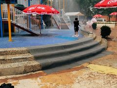 -黄河谷马拉湾海浪浴场