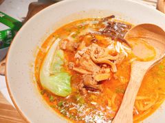 -百春原湖南牛肉粉(百联世纪店)