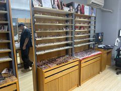 -优医视平价眼镜蔡司依视路折扣工厂店(德胜门店)