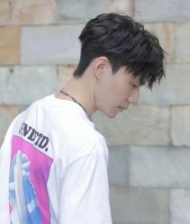 -一家只做男发烫染的店