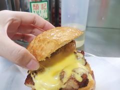 鸡扒芝士蛋菠萝包-颓记茶餐厅(美景总店)