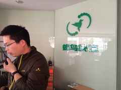 -蜂鸟快修喷漆钣喷汽修旗舰工厂(军工路店)