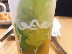 潮汕路边柠檬茶-茶力的小怪兽(梅林卓悦汇店)