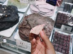 -VENCHI 闻绮(上海佛罗伦萨小镇店)
