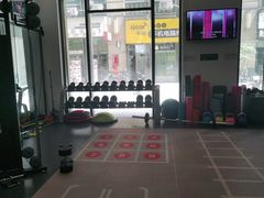 -思迈威健身(积玉桥万达店)