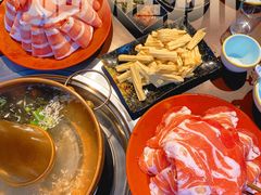 -洞庭洲·防空洞火锅·烧烤·铜锅涮肉(新百广场店)