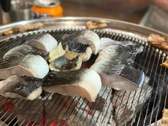 金牌鳗鱼半条-围炉肉舍丹东海鲜烤肉·烤活鳗(步行街店)