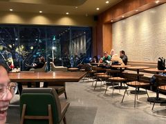 大堂-星巴克臻选(南京艾尚天地店)