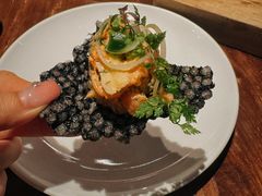 烟熏帝王三文鱼塔塔丨墨鱼汁脆片-Bistro 63 创意融合料理(广粤天地店)