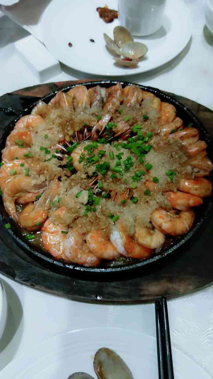 蒋记海鲜(宝山宝龙广场店)-"首先环境来说,这家店在三伏天里空调几乎
