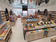 -钟书阁(群光广场店)
