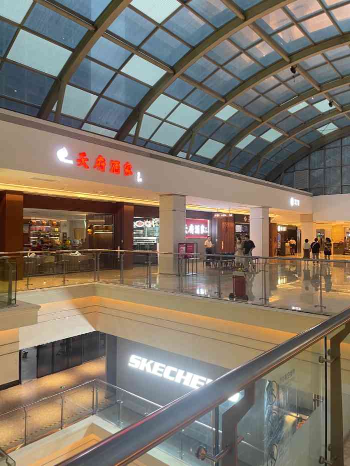 先天下广场-"离石家庄公司很近的一个商场,下班回酒店的.