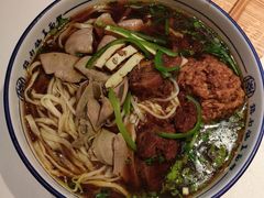 -镇南锅盖面馆(解放路店)