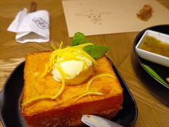 奶黄流沙西多士-来龙里 精致 东南亚餐室(万象城店)