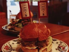 黑椒碳烤牛肉堡-野草酒馆GRASS TAPROOM(时代天街店)